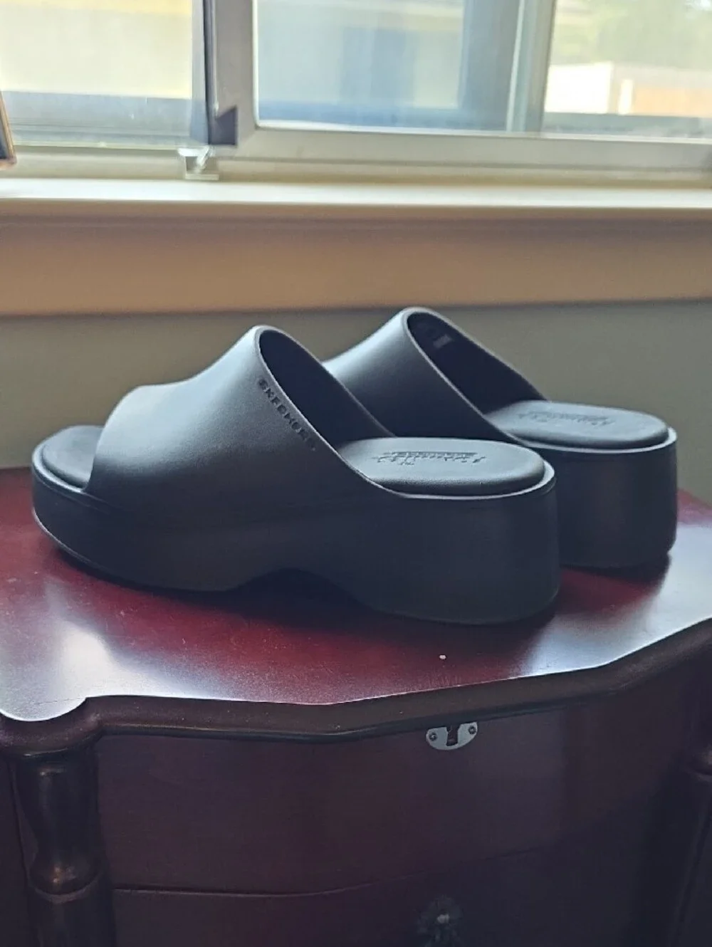 Skechers Foamies Black Women's Slide Wedge Sz 7